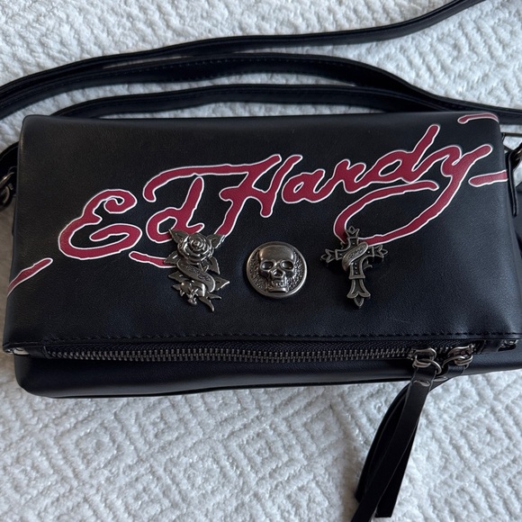 NWT Ed Hardy Black and Red Crossbody Bag - Picture 2 of 9